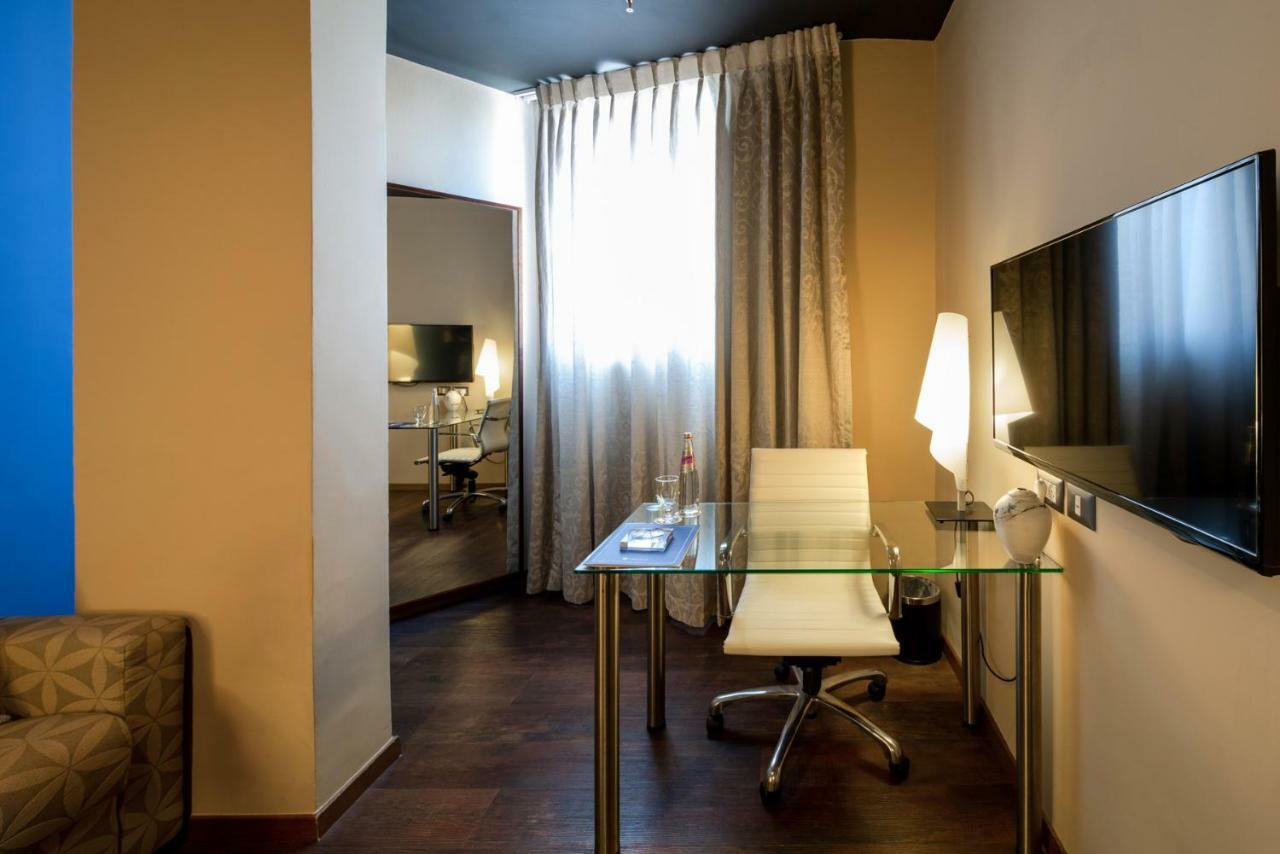 Play Seaport Suite Hotel Tlv Tel Aviv Buitenkant foto