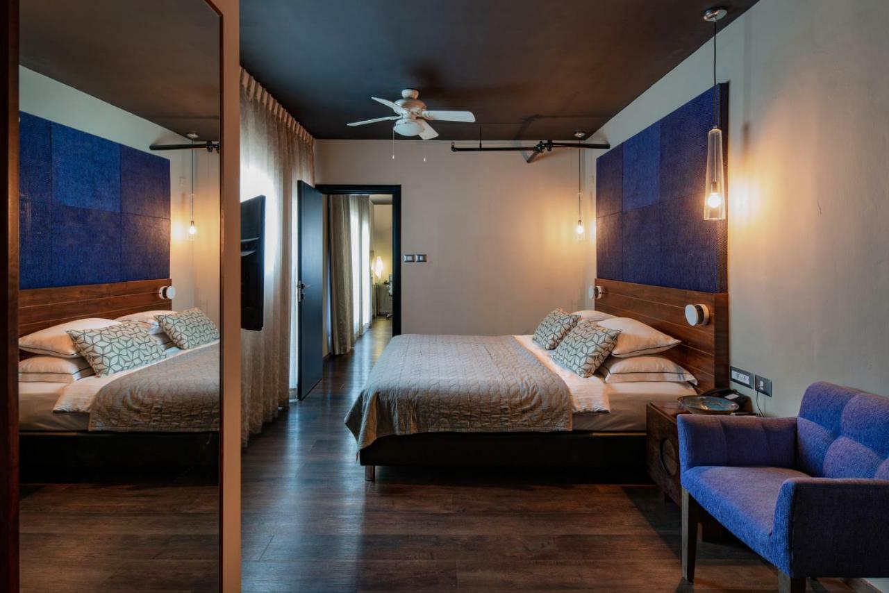 Play Seaport Suite Hotel Tlv Tel Aviv Buitenkant foto